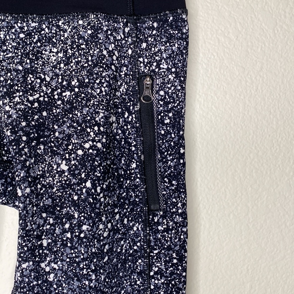 Lululemon leggings black mesh spots Sz 4 pockets - Picture 3 of 7